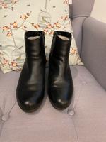 Tamaris Stiefelette Leder schwarz warm gefüttert 40 Hessen - Edertal Vorschau