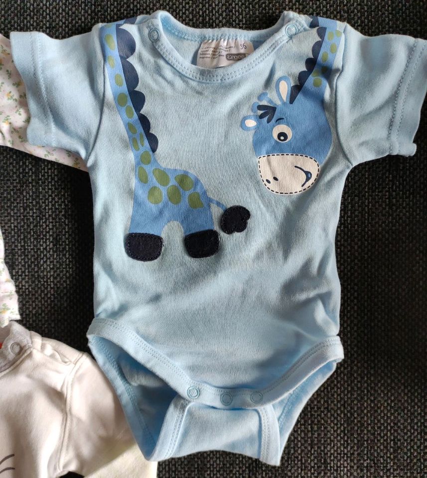 Baby Bekleidungsset Pullover Hosen Bodies in Größe 56 in Burscheid