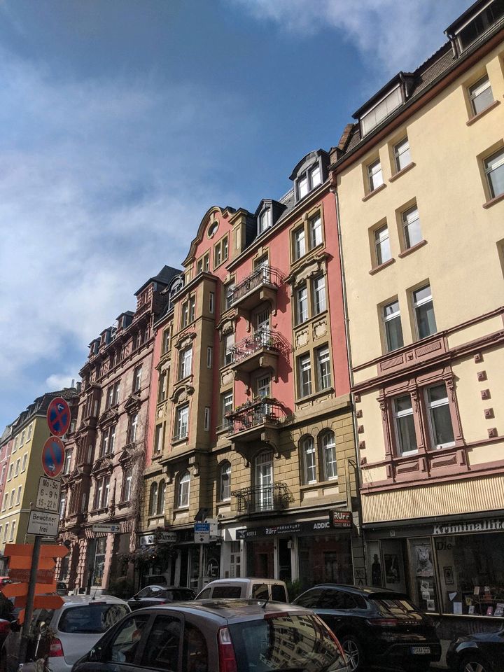 Geräumiges WG-Zimmer mit Balkon im Brückenviertel frei! in Frankfurt am Main