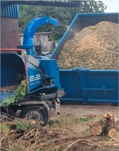 Schredder/Häcksler zu vermieten in Westerstede