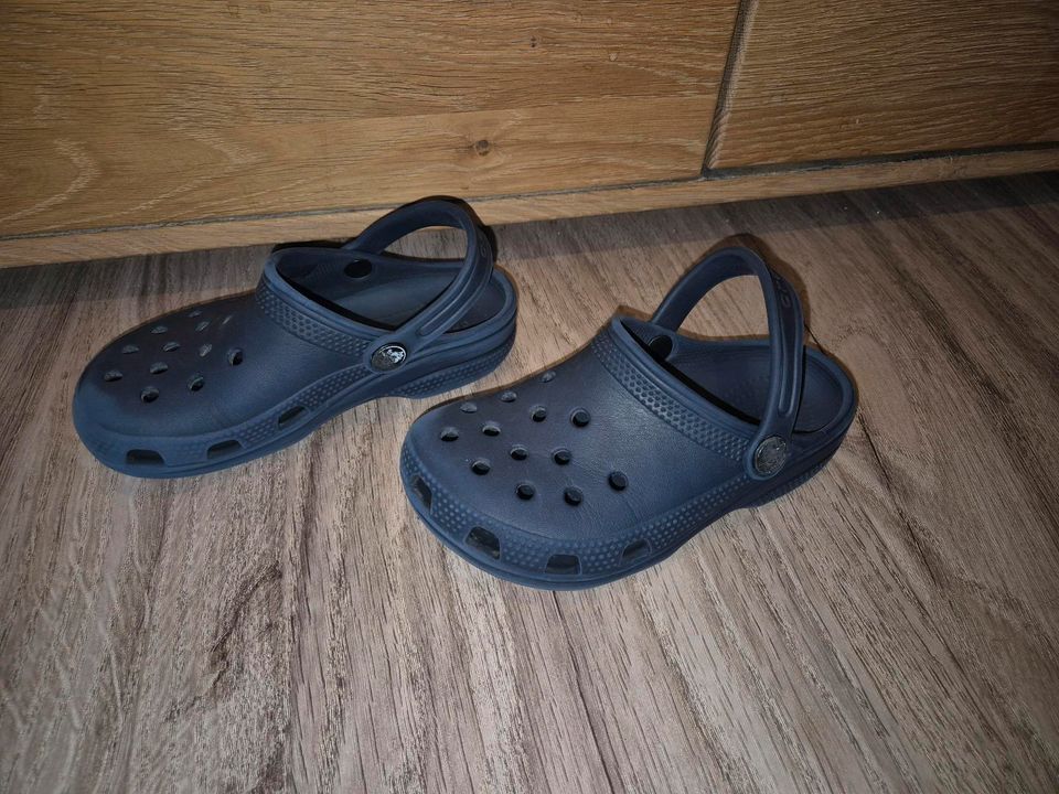 Crocs unisex Kinder blau Größe 28/29 in Zeulenroda