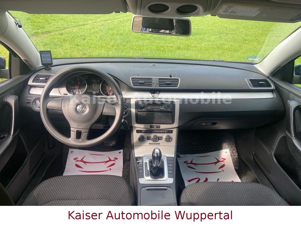 Volkswagen Passat Variant 2.0TDI*2.Hand*Klima*SHZ*Automatik in Wuppertal