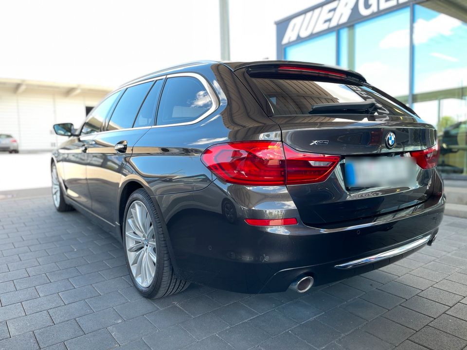 BMW 520d XDRIVE Touring LUXURY LINE in Berg