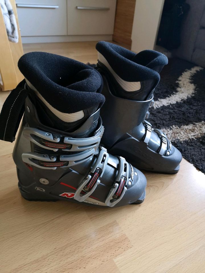 Skischuhe Nordica 40-41 in München