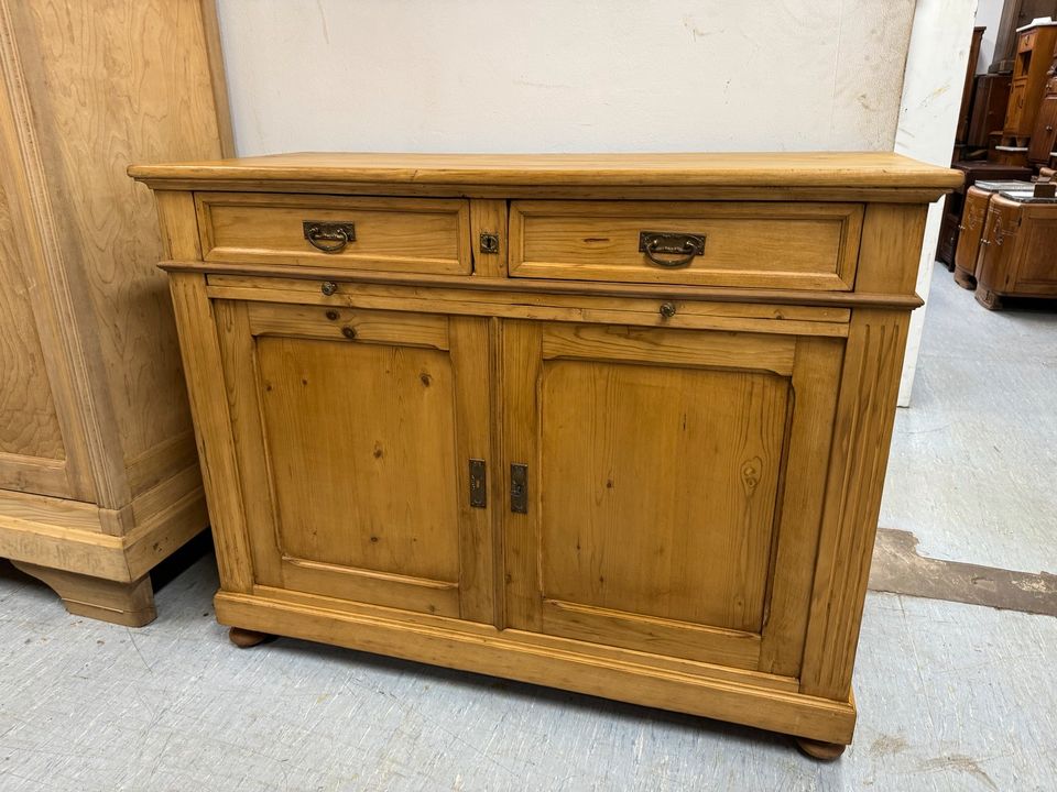 Antik Anrichte Kommode Sideboard Buffet Schrank Weichholz in Völklingen