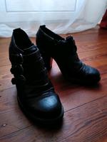 Absatzschuhe mit Schnallen, Größe 38, Schwarz Lübeck - St. Lorenz Süd Vorschau
