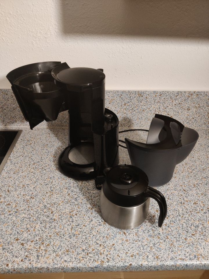 Kaffeemaschiene,wenig benutzt,abzugeben,mit Warmhaltekanne.20 €. in Dörentrup