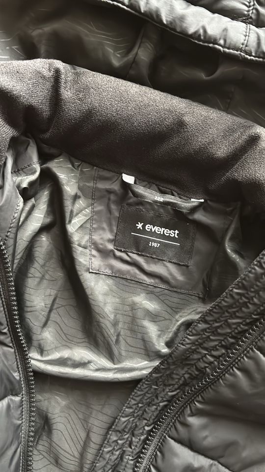 Everest Jacke Mantel Kaputzenjacke 122 schwarz in Hamburg