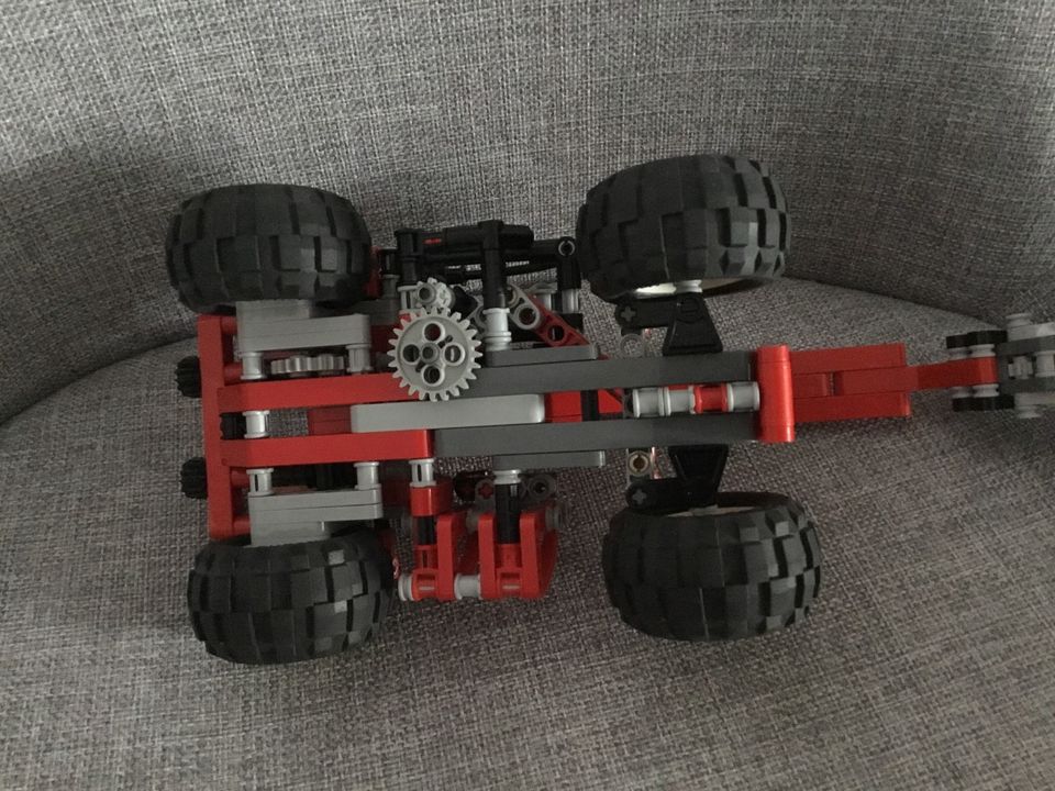 Lego Technik 8283. Schaufellader in Handewitt