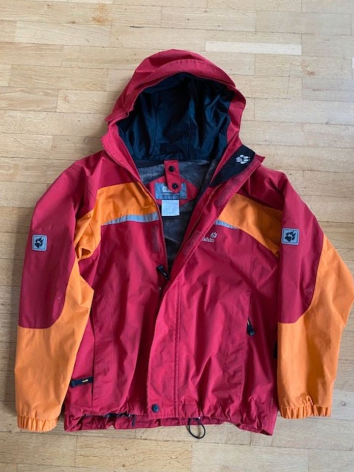 Outdoorjacke von Jack Wolfskin in Gr. 152 in Attendorn