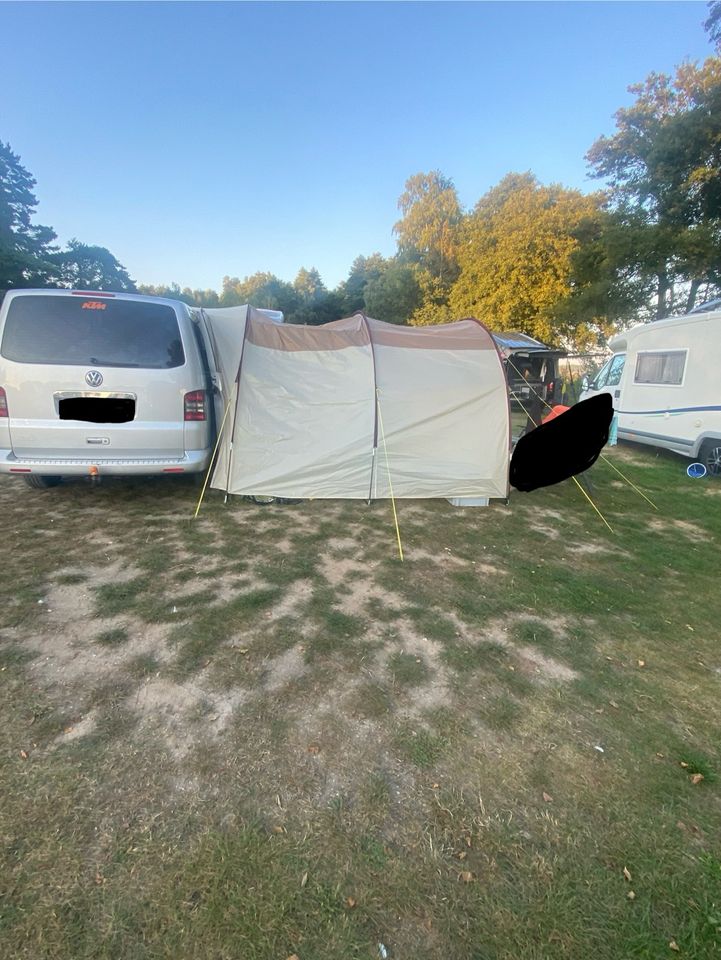 Busvorzelt VW T5 (passend auch für andere Kleinbusse ) in Friesack