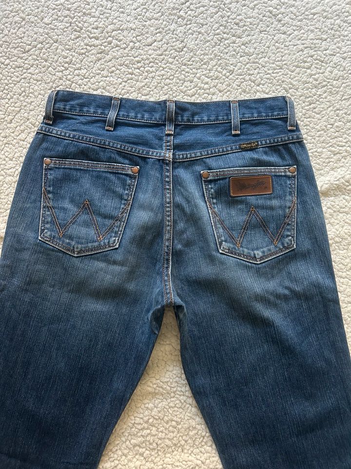 Wrangler Alaska Jeans Hose Größe W33 L30 Vintage Straight in Augsburg