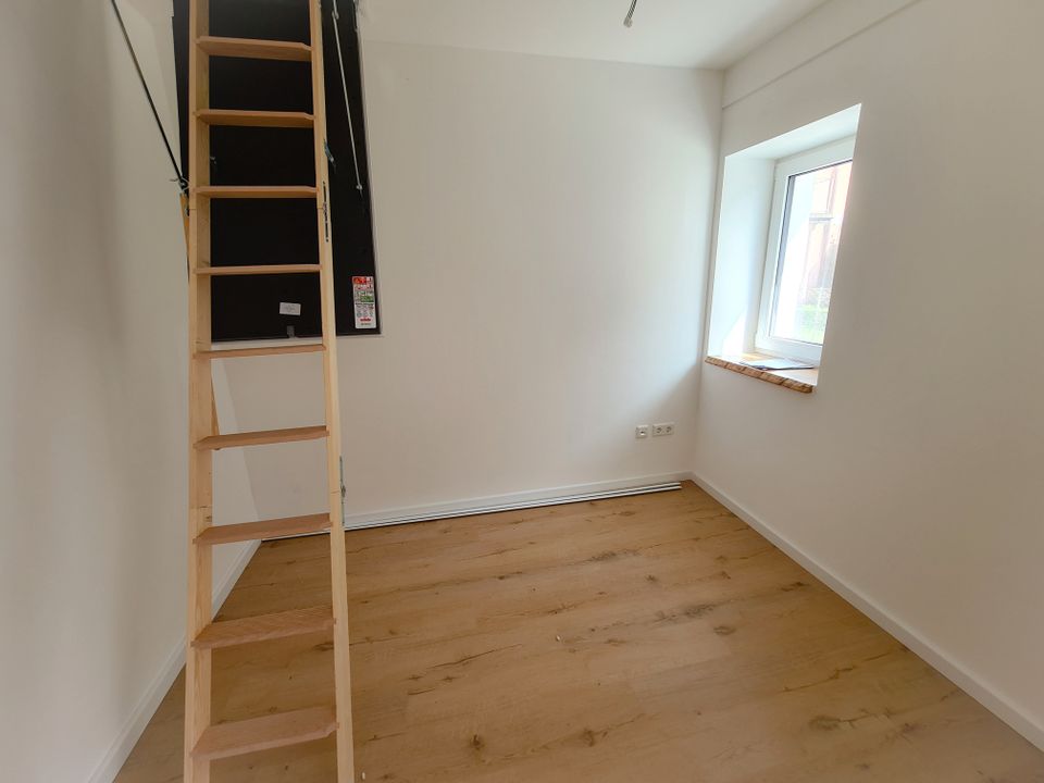 Hochwertig renoviert, sofort frei + viel Platz: 2,5-Zimmer-Wohnung + Studio, Parsberg in Parsberg