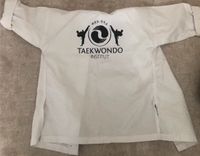 Teakwondo Karate Anzug Größe 130 wie Neu Friedrichshain-Kreuzberg - Kreuzberg Vorschau