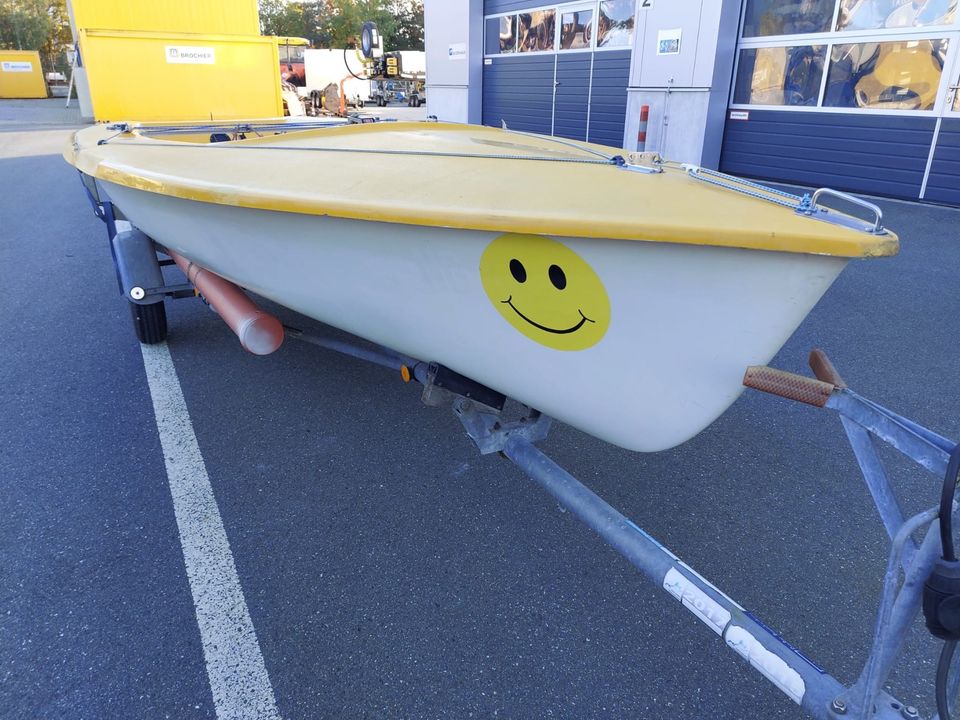 Segeljolle Jeton der Werft Gruben komplett mit Trailer in Fürth