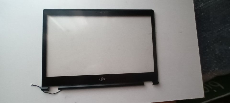 Fujitsu Lifebook U748 Display Rückwand in Rott am Inn