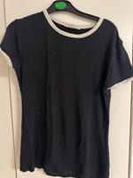 Schwarzes T-Shirt mit weißen Details Nordrhein-Westfalen - Hagen Vorschau