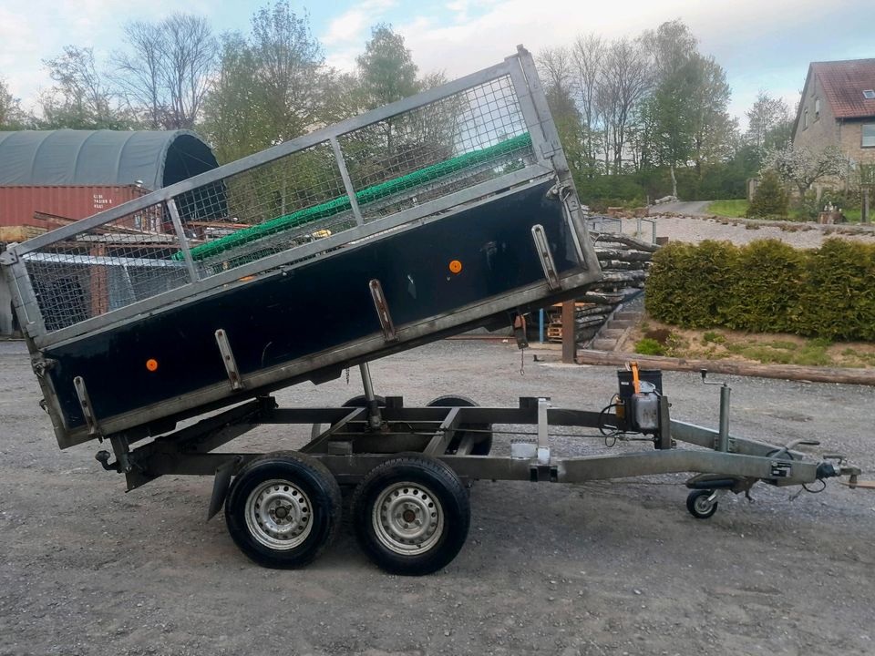 Dreiseiten Kipper 2,7 Tonnen Laubaufsatz Brennholz in Warburg