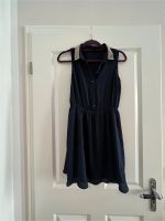 dunkelblaues ärmelloses Kleid mit Nieten Gr. M Berlin - Wilmersdorf Vorschau