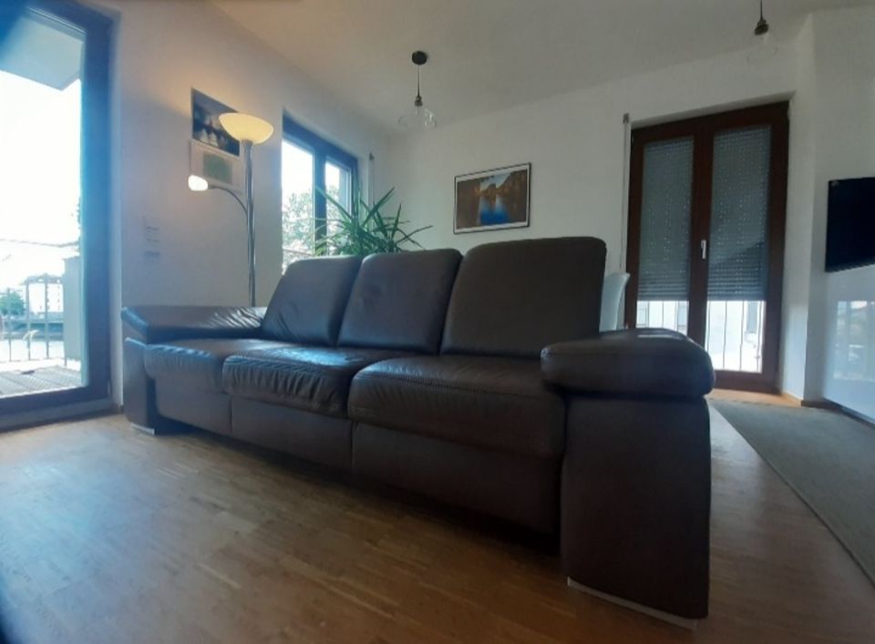 Echtleder Sofa (+Kopfstütze) in Frankfurt am Main