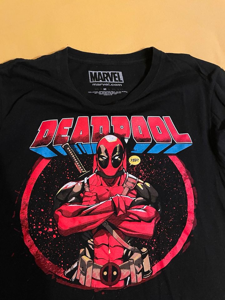 Deadpool T-Shirt + Deadpool Comicheft in Niederaula