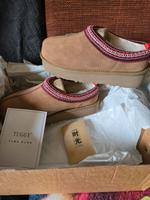 Tuggy Tazz Hausschuhe Boots Pletau Neu Ovp Größe 40 wie Ugg Sachsen - Neukirch/Lausitz Vorschau