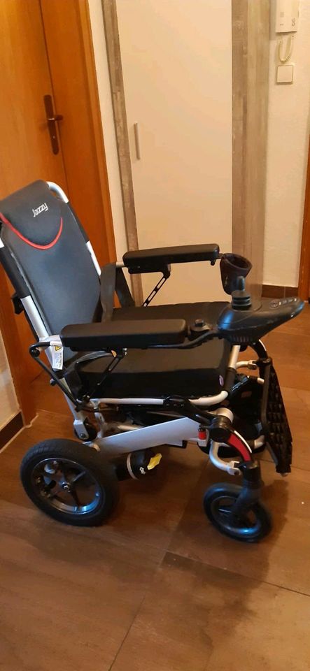 AIO Rollstuhl Plus /Perfekt Für Smart in Esslingen