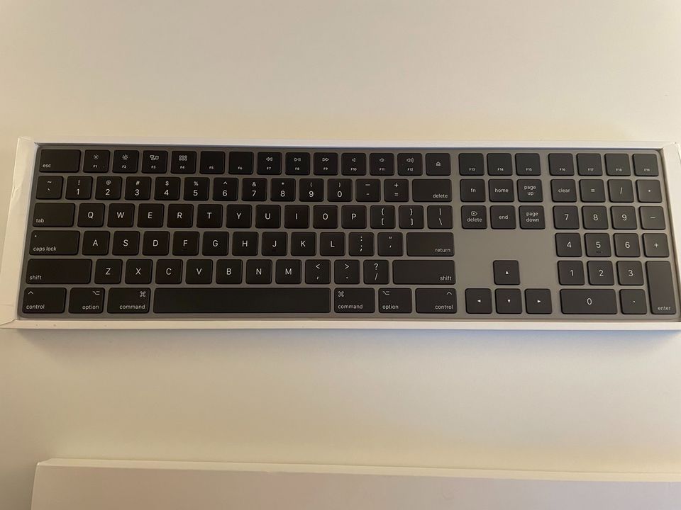 Apple Magic Keyboard 2 space grey gray qwerty Tastatur in Mering