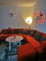 Sofa rot L-Form mit Hocker Hannover - Bothfeld-Vahrenheide Vorschau