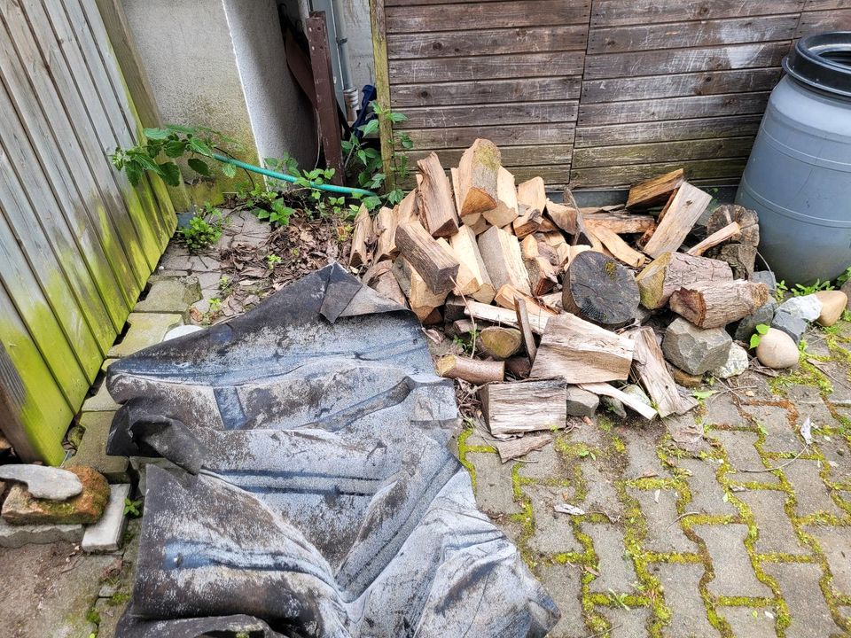 kleine Menge Brennholz abzugeben! in Karben