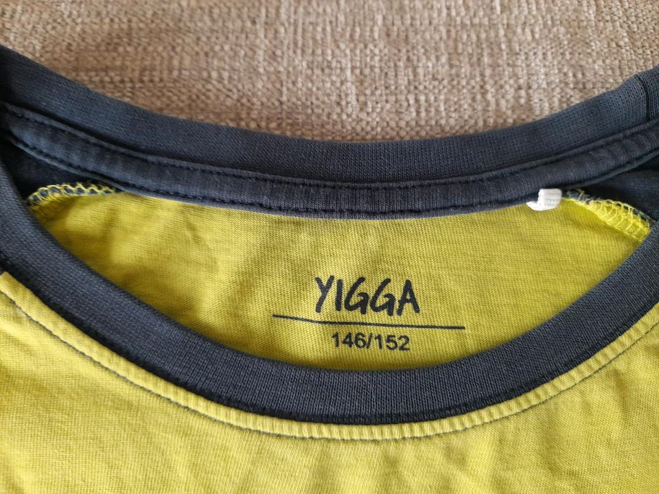 2 Schlaf T-Shirts/Yigga/ Gr. 146/152 in Worbis