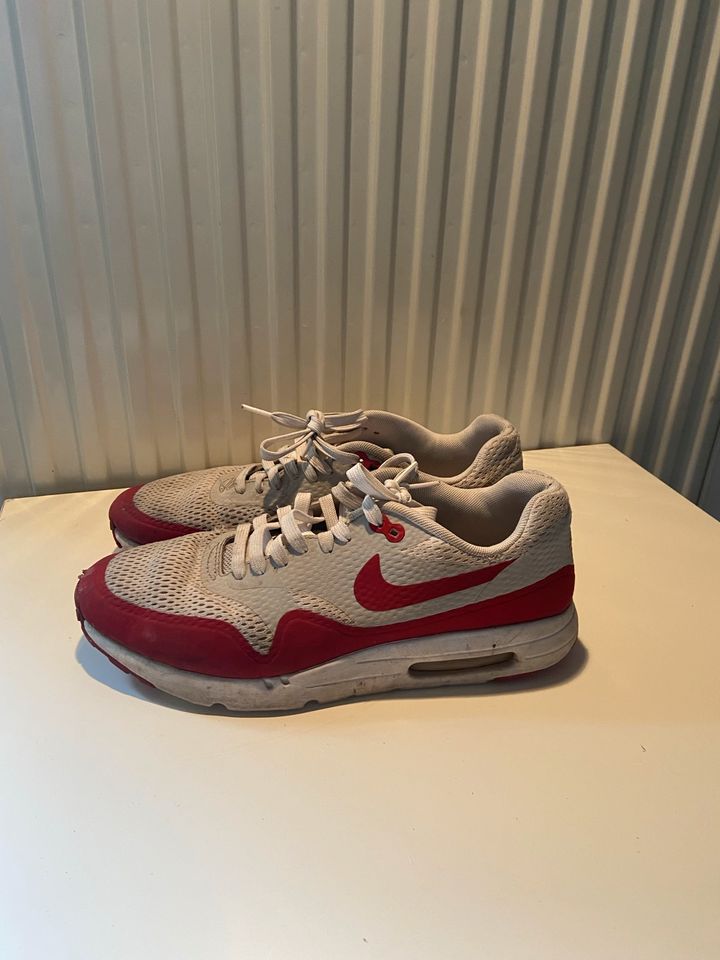 Air Max 1 red in Schongau