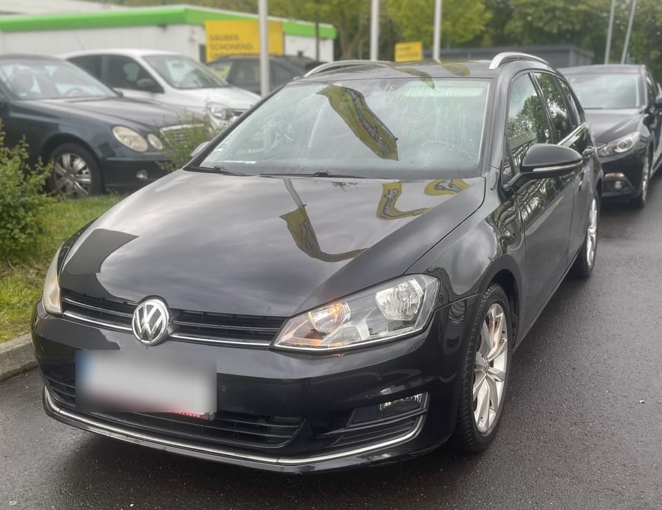 VW Golf Variant 1.6 TDI BlueMotion Comfortline in Düsseldorf