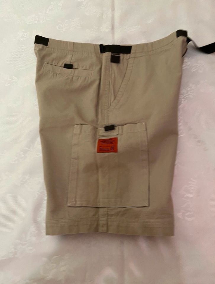 Herren, Cargo Shorts, Gr. 52. in Hofgeismar