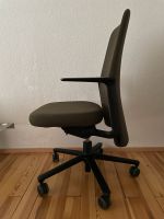 Vitra Pacific Chair Bürostuhl Drehstuhl Arbeitsstuhl Schwarz Oliv Baden-Württemberg - Konstanz Vorschau