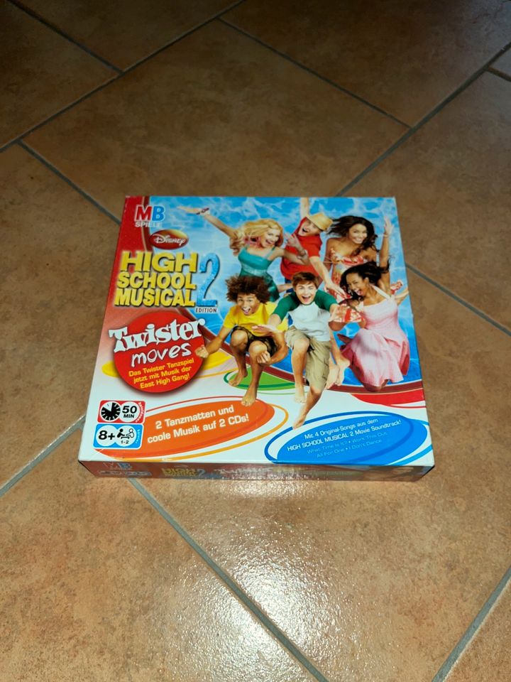 MB Spiele Twister Moves High School Musical 2 in Grünendeich Niederelbe