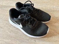 Tolle Sneaker, Turnschuhe, Sportschuhe von Nike, Größe 36 Thüringen - Ilmenau Vorschau