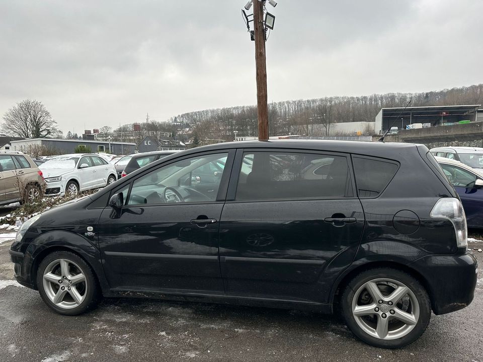 Toyota Corolla Verso 2.2 D-CAT Executive 7-Sitzer in Wuppertal