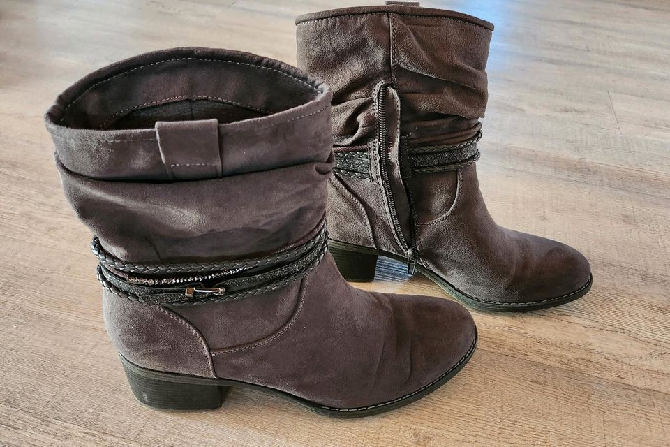 Stiefel grau mit leichtem Absatz in Gr. 40 (wie neu) in Baden-Württemberg -  Kernen im Remstal | eBay Kleinanzeigen ist jetzt Kleinanzeigen