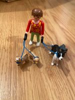 Playmobil Frau mit  4 Hunden Niedersachsen - Hildesheim Vorschau