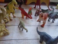 25 kleine und mittlere Dinosaurier & Flugsaurier 13 cm der größte Brandenburg - Eisenhüttenstadt Vorschau