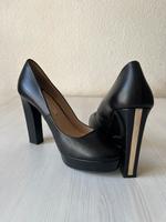 Pumps, Absatzschuhe, Uterqüe, Damen, schwarz, gold, Gr. 39 Mitte - Tiergarten Vorschau