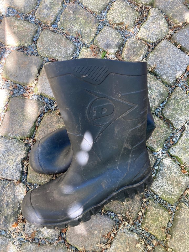 Dunlop Stiefel Gummistiefel 40 in Neukirchen/Erzgeb