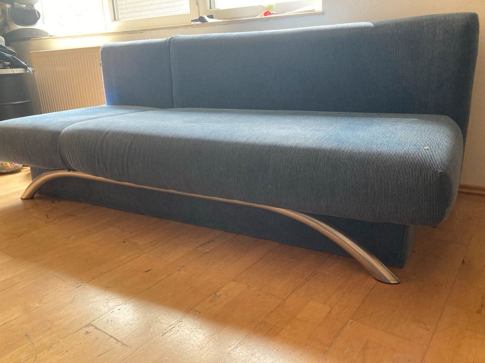 Sofa Couch mit Schlaffunktion und Bettkasten in Allendorf