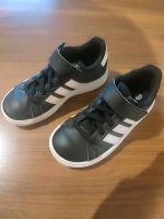 Turnschuhe Adidas Gr. 28 neuwertig Bayern - Eging am See Vorschau