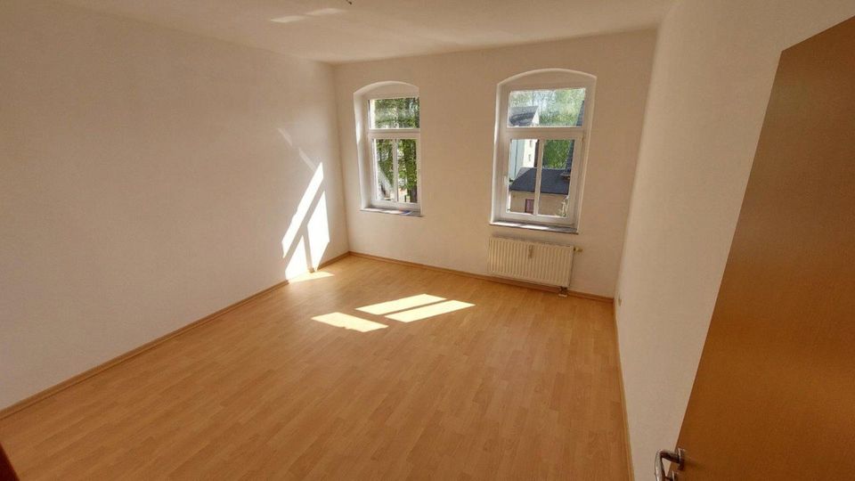 große 2 Raum Wohnung mit Balkon in Zwickau