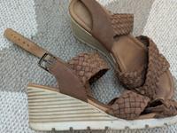 Echt Ledersandalen Keilabsatz Gr 37 braun Obervieland - Arsten Vorschau