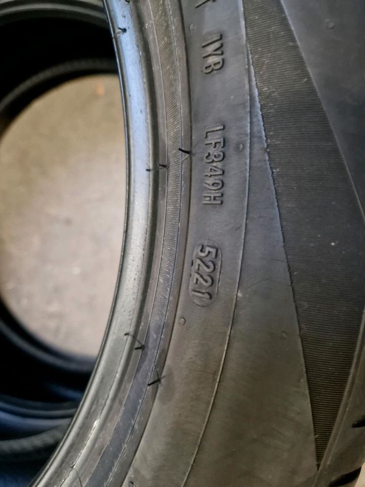 2 Pirelli Scorpion Sommerreifen 235/50 R19 in Detmold