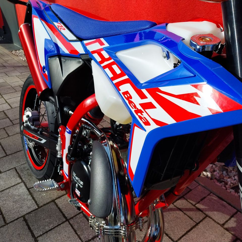 Eingetroffen: Beta RR 50 Track SPM Supermoto Blau/Racing MY24 in Waldheim