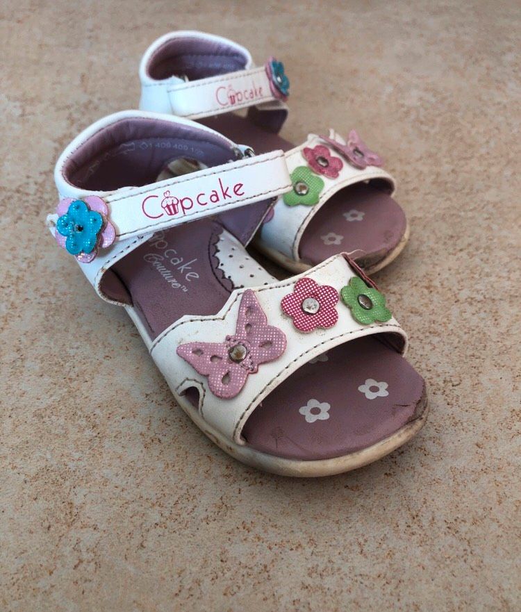 Sandalen Cupcake Gr. 22 weiss Blumen Mädchen in Eggenfelden